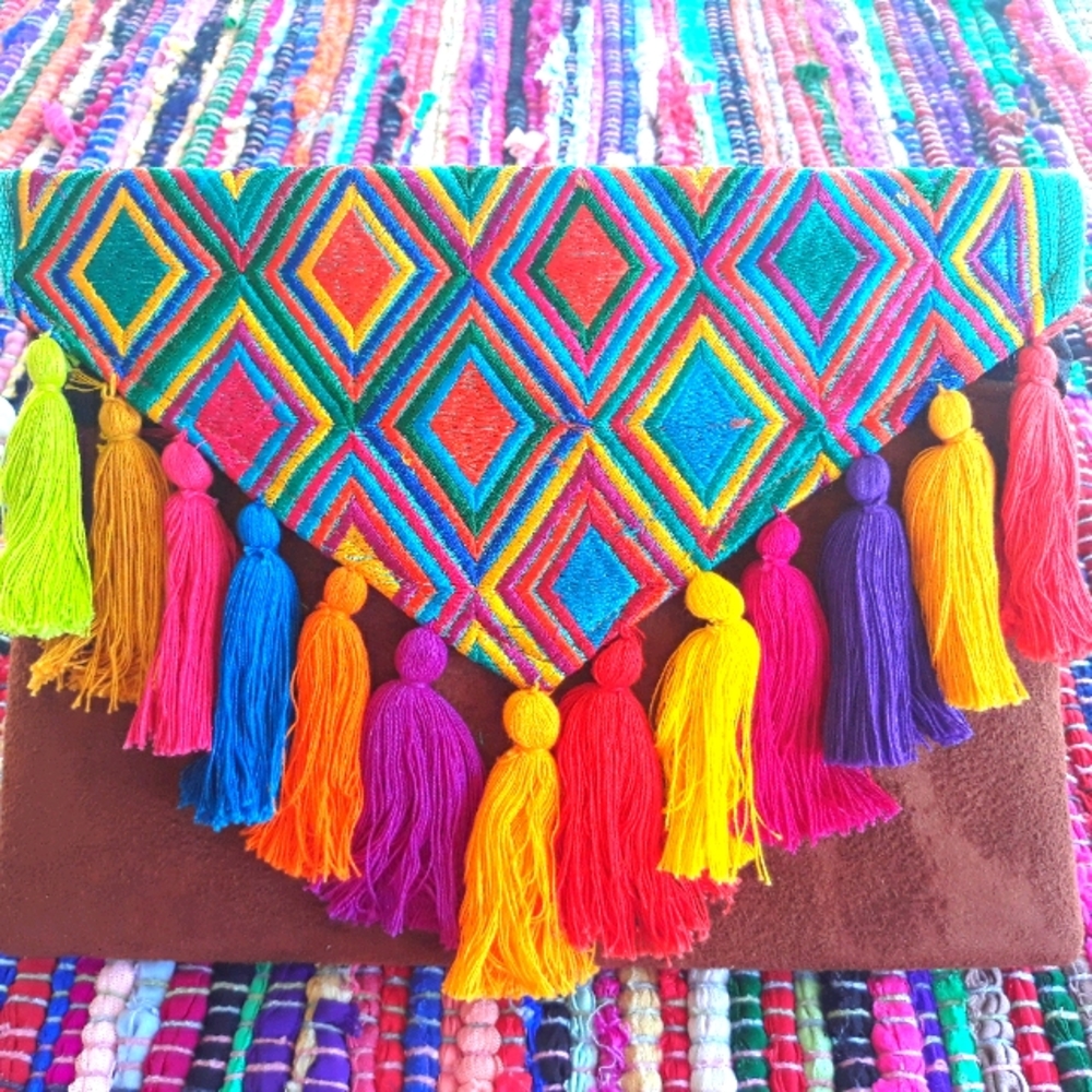 Crossbody embroidered bag